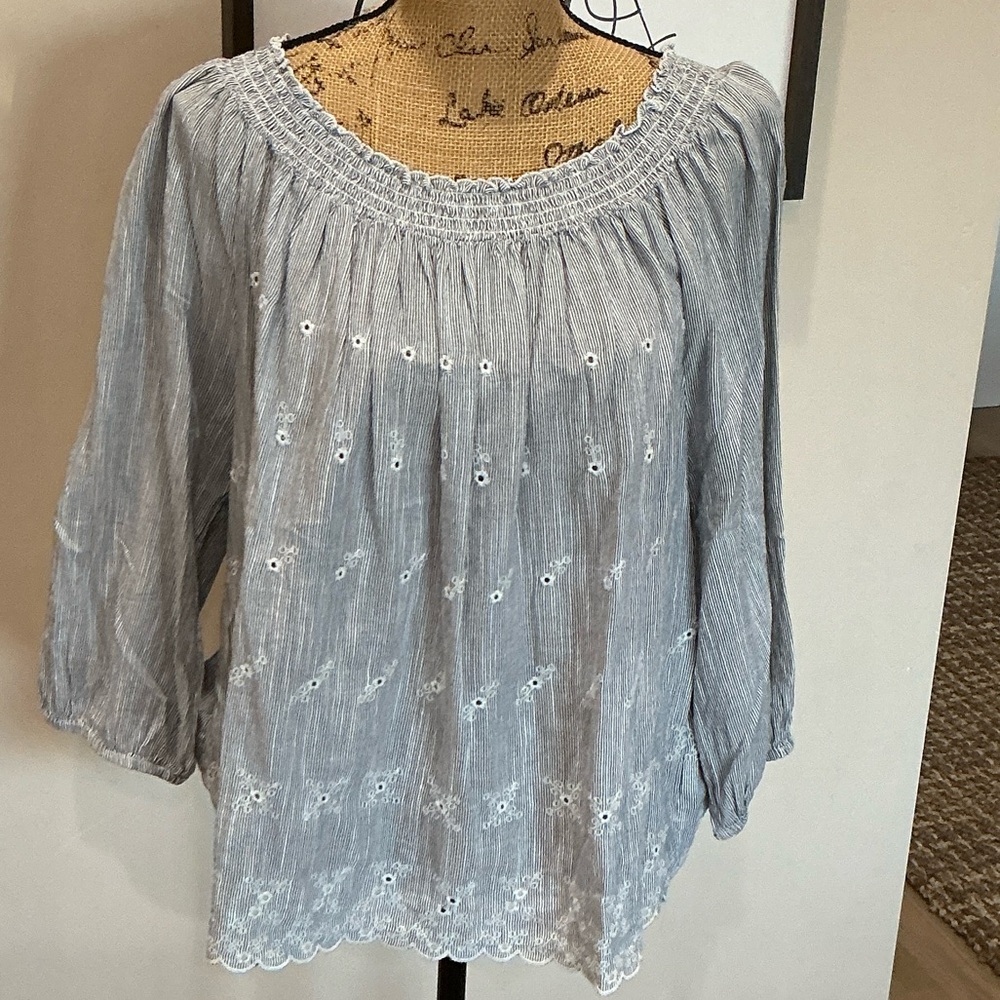 GAP Soft Gray Embroidered Blouse